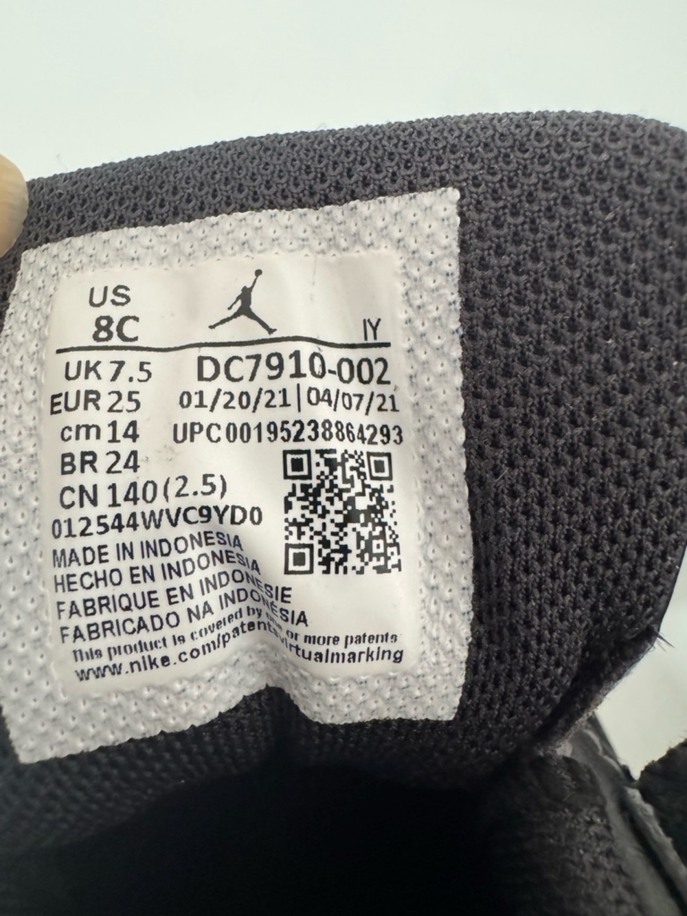 Air Jordan Black Nike Velcro Athletic Sneakers for Toddlers, Size 8 - Picture 8 of 8